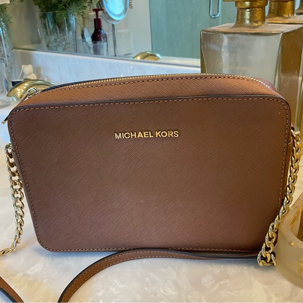 Michael Kors Crossbody / Shoulder bag, Pebbled leather, 9” x 7”, saddle color - Picture 11 of 16